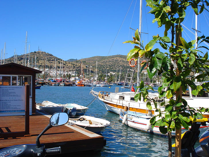 Бодрум - Туркие, туркие, синие, леса, зеленые, лодки, бодрум, HD обои
