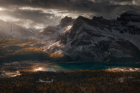 göl ve dağ silsileleri, dağ ve orman arasındaki nehir fotoğrafçılığı, fotoğrafçılık, doğa, manzara, dağlar, orman, göl, kar, bulutlar, gündoğumu, sonbahar, British Columbia, Kanada, HD masaüstü duvar kağıdı HD wallpaper