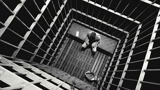 Тюремная камера Sin City BW HD, фильмы, черно-белое, город, камера, грех, тюрьма, тюрьма, HD обои HD wallpaper