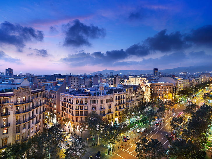 Hiszpania, Barcelona, ​​miasto nocą, ulica, ulica, architektura, światła, chmury, Hiszpania, Barcelona, ​​miasto, noc, ulica, droga, architektura, światła, chmury, Tapety HD