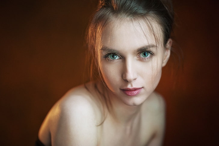 kobiety, twarz, portret, proste tło, Maxim Maximov, odkryte ramiona, Victoria Vishnevetskaya, zielone oczy, Viktoria Vishnevetskaya, Tapety HD