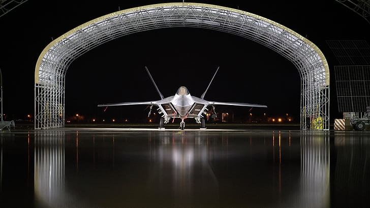 โรงเก็บเครื่องบินที่จอดรถ F-22 Raptor สงบเสงี่ยม Lockheed / Boeing เครื่องบินรบอเนกประสงค์ยุคที่ห้า, วอลล์เปเปอร์ HD