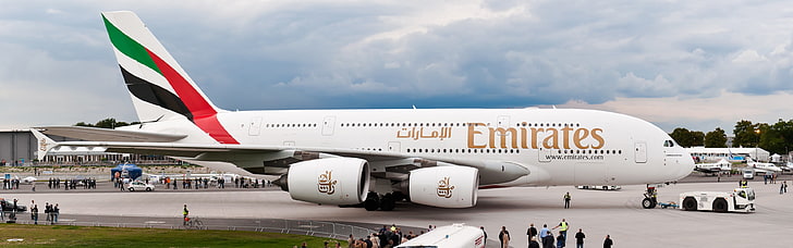 Avión de los Emiratos Árabes Unidos, Emirates, A380, avión, avión, monitores duales, pantalla múltiple, Airbus, Airbus A-380-861, Fondo de pantalla HD