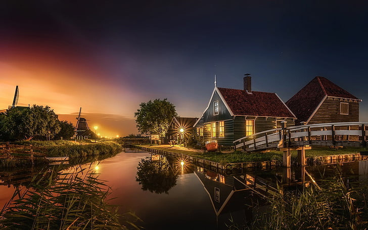 maison en bois marron et blanc, villages, coucher de soleil, HDR, lumières, reflet, eau, nature, moulin à vent, Fond d'écran HD
