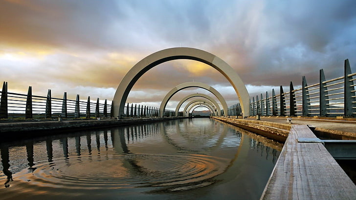 Arch, architecture, Canal, clouds, Falkirk Wheel, fence, reflection, Ripples, Scotland, UK, water, Wheels, HD wallpaper