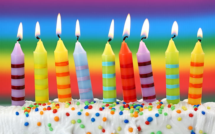 幸せな誕生日、甘いケーキ、カラフルなキャンドル、火、幸せ、誕生日、甘い、ケーキ、カラフルなキャンドル、火、 HDデスクトップの壁紙