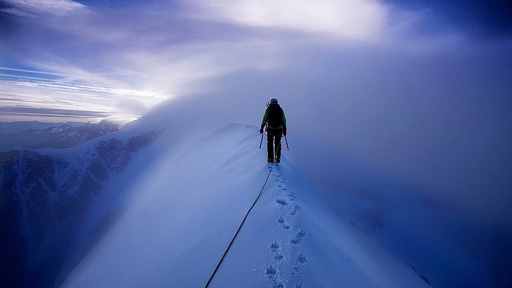 Человек, идущий на вершине снега, горная фотография, Монблан, горы, восхождение, холод, снег, пейзаж, HD обои