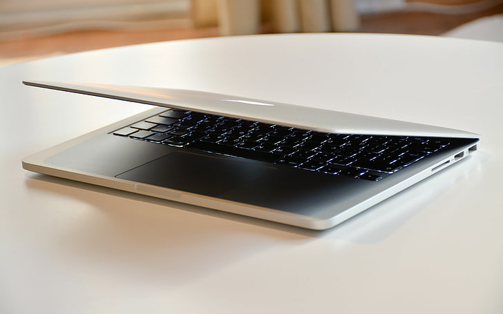 Apple Notebook On White Desktop Photo HD Wallpaper، خلفية HD