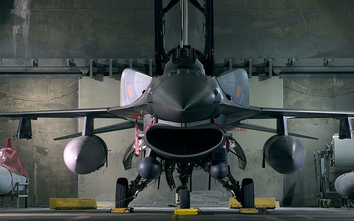 F-16 Myśliwiec, wojskowy, samolot, fajny, bomba, samolot, hangar, 1080i, bomby, myśliwiec, 1080p, f-16, samoloty, Tapety HD