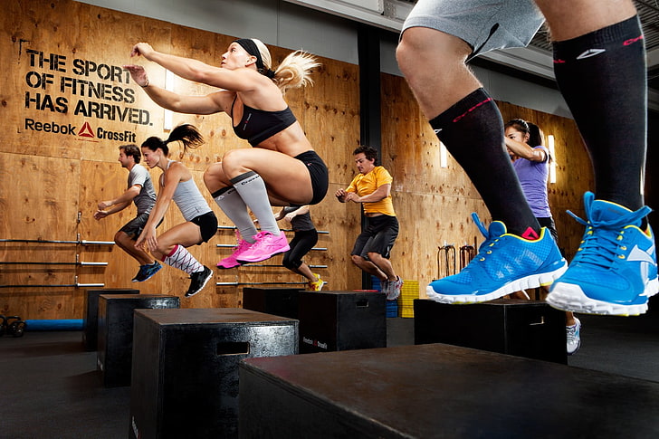 파란 Asics 신발 한 켤레, CrossFit, 스키니, 점프, 체육관, HD 배경 화면