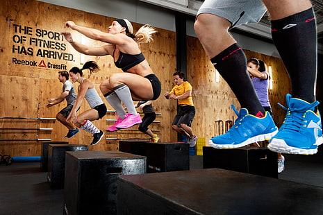 Paar blaue Asics-Schuhe, CrossFit, Skinny, Springen, Turnhallen, HD-Hintergrundbild HD wallpaper