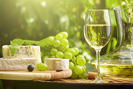 زجاج النبيذ الصافي ، الشمس ، النبيذ ، الجبن ، العنب، خلفية HD HD wallpaper