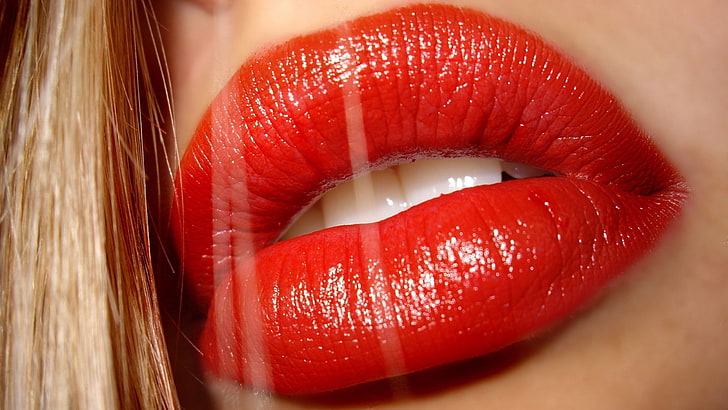 czerwona szminka, fotografia z bliska czerwone usta kobiety, kobiety, modelka, blondynka, długie włosy, usta, czerwona szminka, zęby, otwarte usta, makro, błyszczące, Tapety HD