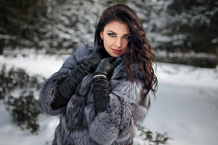 winter, portrait, women, snow, glamour women, fur coats, women outdoors, coats, gloves, black gloves, fur, depth of field, HD wallpaper