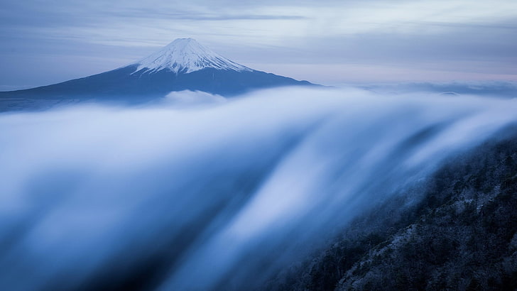 Mt.Fuji in Giappone, natura, paesaggio, montagne, nuvole, nebbia, Giappone, isola, picco nevoso, alberi, foresta, lunga esposizione, vista a volo d'uccello, Sfondo HD