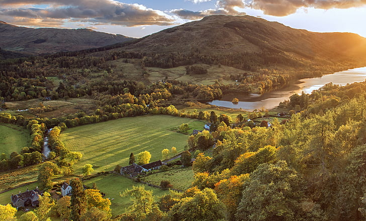 緑の山々、スコットランド、スコットランド、クリーグ、スコットランド、空中写真、緑の山々、バルキーダー、イノシシ、ボイル湖、ロブロイ、自然、秋、風景、風景、ヨーロッパ、田園風景、山、木、丘、屋外の空中写真、森、夏、空、自然の美しさ、 HDデスクトップの壁紙