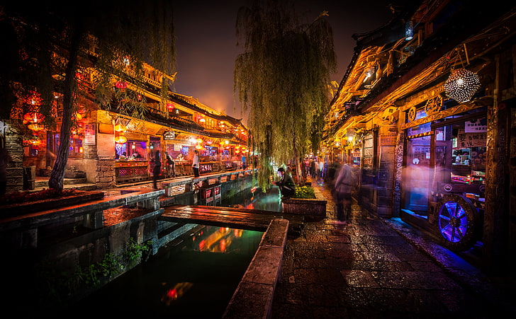 Notte a Lijiang, carta da parati del villaggio, Asia, Cina, persone, notte, città, acqua, ponte, canale, negozi, Sfondo HD