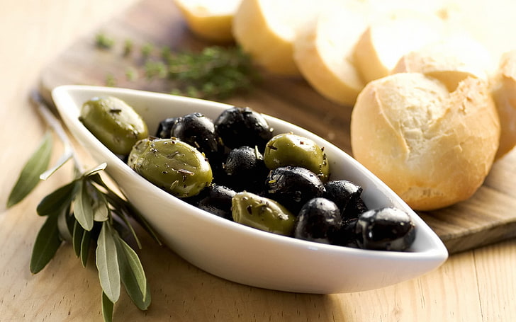 olive fruits, olives, black, green, bread, baguette, plate, table, leaf, HD wallpaper