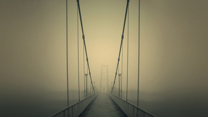 окачен мост тапет, мост, мъгла, хора, улично осветление, HD тапет