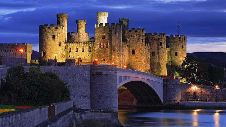 château de béton brun, château, pont, architecture, rivière, eau, lanterne, Fond d'écran HD