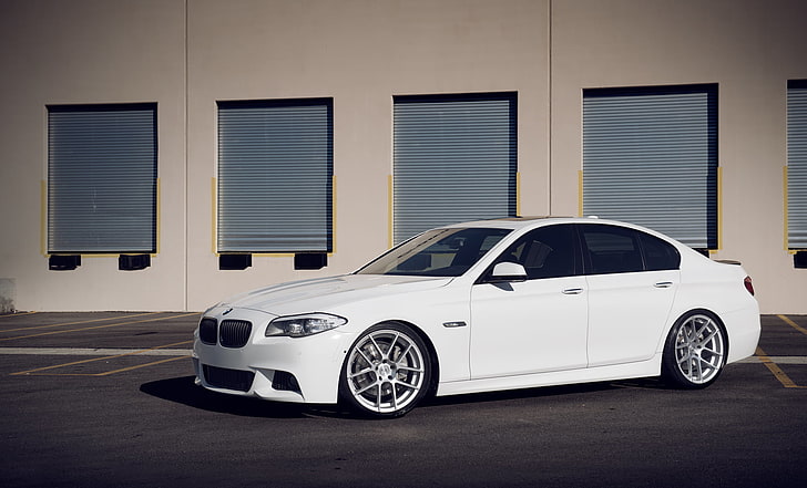 white BMW sedan, white, BMW, garages, F10, 550i, 5 series, HD wallpaper