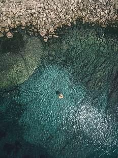 езеро, скали, плувка, снимка на дрон, изглед отгоре, птичи поглед, HD тапет HD wallpaper