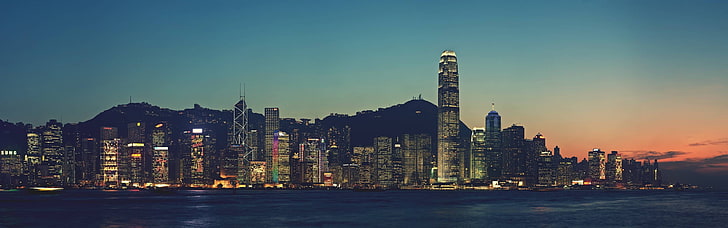 회색 콘크리트 건물, 도시 풍경, 도시, 홍콩, 밤, 다중 디스플레이, 중국, 조명, 하늘, 물, HD 배경 화면
