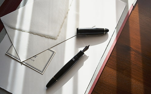 黒の万年筆、封筒、テーブル、ペン、 HDデスクトップの壁紙 HD wallpaper