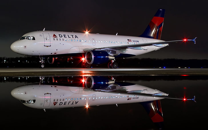 бял самолет Delta, самолет, пътнически самолет, нощ, отражение, HD тапет