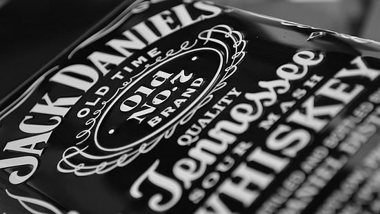 ขวดวิสกี้ Tennesse ของ Jack Daniel, ขวดวิสกี้ Jack Daniels, มาโคร, ขาวดำ, Jack Daniel's, แอลกอฮอล์, วอลล์เปเปอร์ HD HD wallpaper