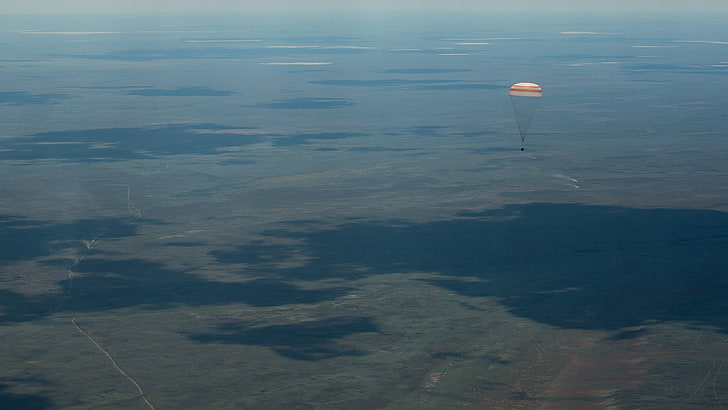 Roscosmos, NASA, Soyuz, parachutes, HD wallpaper