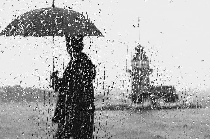 雨、グレースケール、写真、男、傘、大聖堂、雨、天気、黒と白、濡れた、嵐、ドロップ、人々、水の中に大聖堂の近くの傘を保持している男のグレースケール写真、 HDデスクトップの壁紙