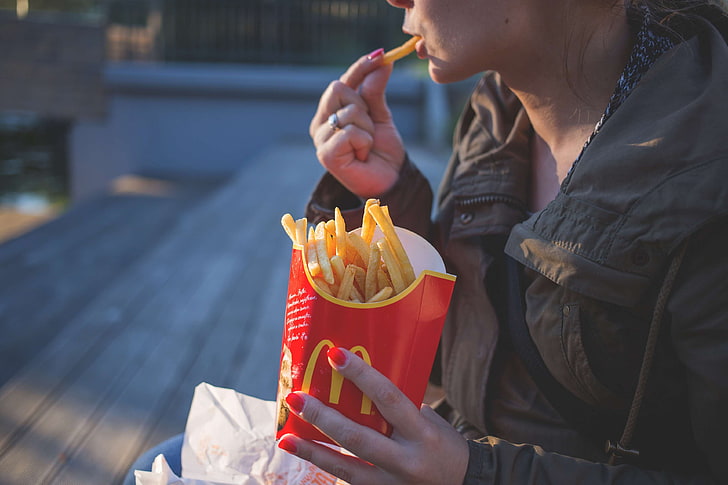 close up, coat, eating, fast food, female, fingers, food, french fries, girl, hands, jacket, lady, mcdonalds, nail polish, outdoors, person, woman, HD wallpaper
