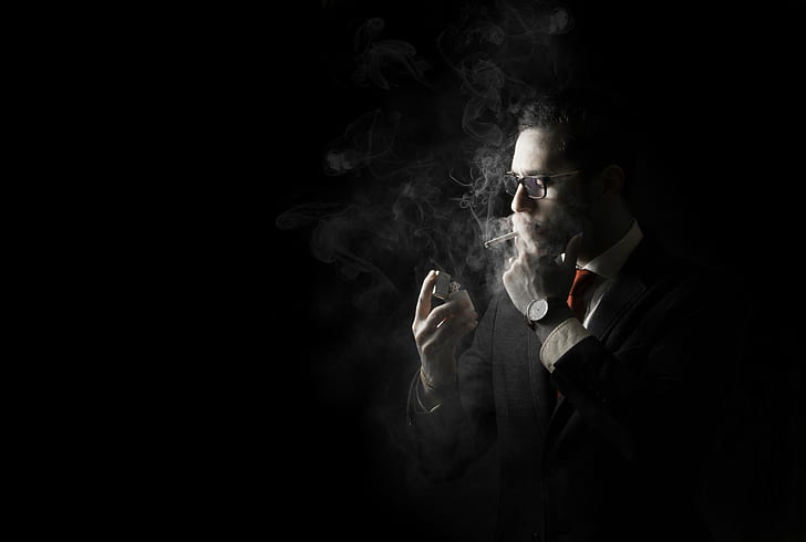 Hommes, fumer, lunettes, montre, fond sombre, hommes, fumer, lunettes, regarder, fond sombre, Fond d'écran HD