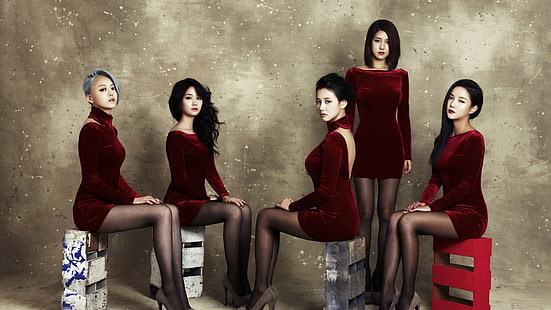 fem kvinnors röda toppar, asiatiska, kvinnor, grupp kvinnor, brunett, röd klänning, sittande, stående, höga klackar, långt hår, kort hår, tittar på betraktaren, HD tapet HD wallpaper