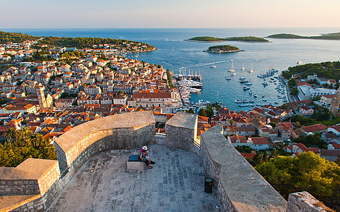 Hvar, uma bela vista da baía da cidade fortaleza, ilhas e mar Adriático, Croácia, HD papel de parede HD wallpaper