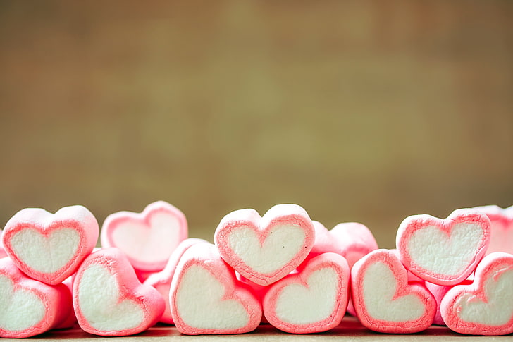 heart-shaped white-and-pink mallows, love, romance, candy, hearts, heart, romantic, sweet, marshmallows, HD wallpaper