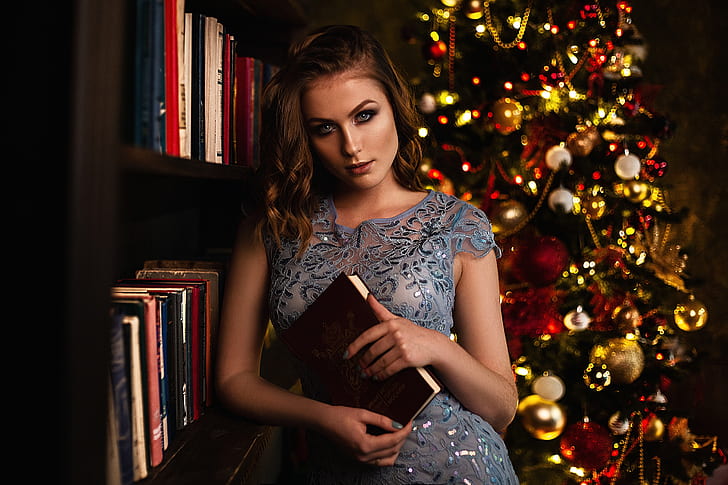 women, model, brunette, looking at viewer, sensual gaze, portrait, painted nails, indoors, Christmas, Christmas Tree, Christmas ornaments, depth of field, bookcase, books, dress, women indoors, Vlad Popov, HD wallpaper