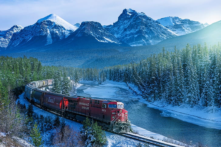 기차 캐나다 풍경 산 나무 눈 눈 덮인 피크 숲 철도 강 얼음 록 키 산맥, HD 배경 화면