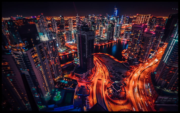 Photo de nuit de la ville de Dubaï depuis la fenêtre de l'hôtel Grosvenor Emirates Arabi Uniti Hd Tv Wallpaper pour ordinateur portable de bureau et téléphones portables 3840 × 2400, Fond d'écran HD