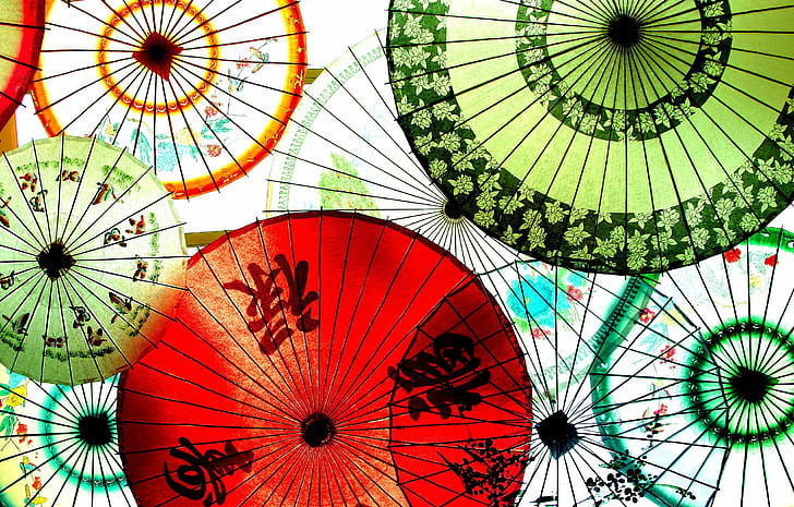 różne kolory papierowe parasole z etykietami kanji, parasole, kolorowe, kwiatowe, kanji, z etykietami, papier, f25, f50, zapisane, usuń, grupa, f75, f100, wszystkie pory roku, restauracja, f150, c50, f200, c75, Kalifornia, reflektor, Kra, f300, f350, f400, f500, parasol, miasto, Stany Zjednoczone, USA, kultury, Tapety HD