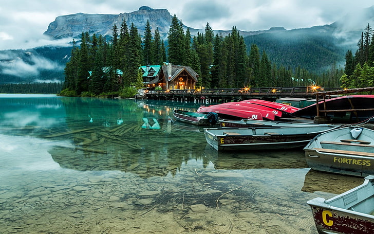 jon boat parking near wooden house, nature, landscape, lake, hotel, Banff National Park, boat, canoes, trees, mountains, mist, forest, water, HD wallpaper