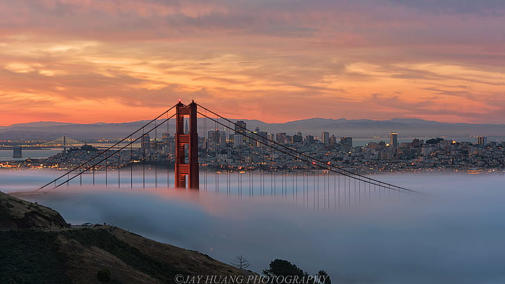 Most Golden Gate pokryty mgłą, Fog City, Niski, GOLDEN GATE BRIDGE, Sunrise, Downtown, Alignment, Burn, Clouds, słynne miejsce, most - sztuczna konstrukcja, architektura, zachód słońca, most wiszący, pejzaż miejski, hrabstwo san Francisco, morze, California, noc, Urban Skyline, zmierzch, Stany Zjednoczone, Tapety HD