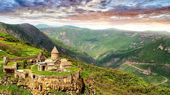 タテフ修道院、木々に囲まれた茶色の納屋、世界、1920x1080、ヨーロッパ、タテフ修道院、アルメニア、 HDデスクトップの壁紙 HD wallpaper