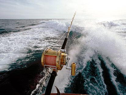 canne à pêche grise et noire, pêche, bateau, mer, vagues, articles de pêche, Fond d'écran HD HD wallpaper