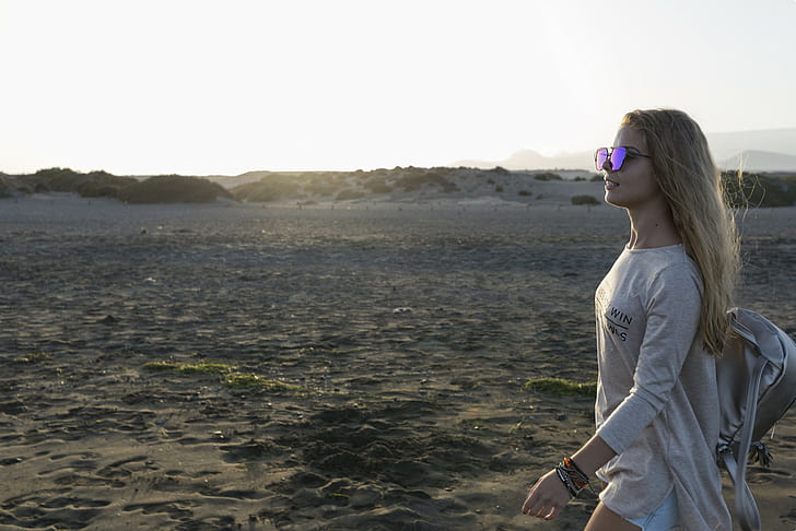 mujer, rubia, camisa gris, camisa de jean, gafas de sol, vista lateral, Fondo de pantalla HD