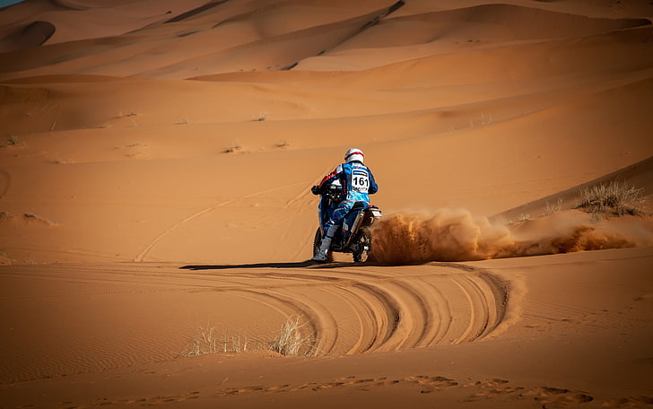 sepeda motor trail biru, sepeda motor, pasir, gurun, debu, Wallpaper HD