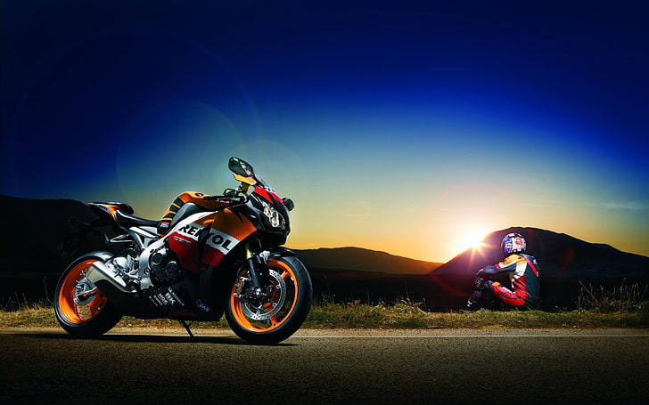 sepeda olahraga Repsol oranye dan hitam, sepeda motor, motor, matahari terbenam, helm, pegunungan, Honda cbr 1000 rr, Repsol Honda, Wallpaper HD