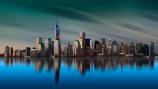 Ilustración de edificios de gran altura, fotografía panorámica del horizonte de la ciudad, paisaje, arquitectura, ciudad de Nueva York, Manhattan, isla, rascacielos, metrópoli, edificio, reflexión, calma, mar, agua, paisaje urbano, horizonte, One World Trade Center, larga exposición,World Trade Center, CGI, Fondo de pantalla HD HD wallpaper