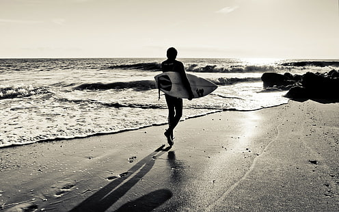 BW Surf Surfer Beach Ocean Surfboard HD, белая доска для серфинга, природа, океан, пляж, чб, прибой, серфер, доска для серфинга, HD обои HD wallpaper